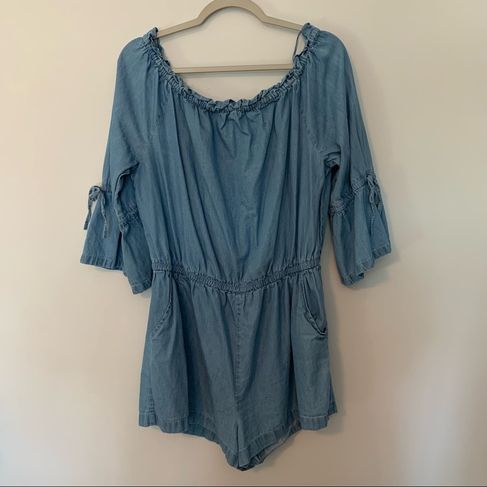 Women’s Mud pie blue chambray off shoulder romper size large L